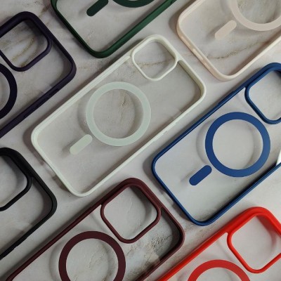 Накладка пластиковая Breaking M05 Color Mag•Safe для iPhone 14 Pro Max, красный