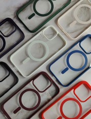 Накладка пластиковая Breaking M05 Color Mag•Safe для iPhone 14, светло-фиолетовый