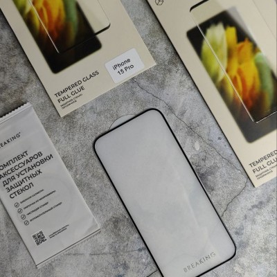 Защитное стекло на iPhone 15 Pro Max, Breaking Full glue, черный