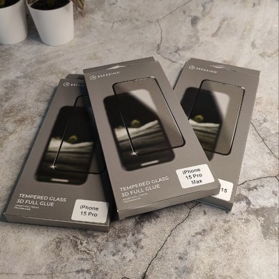 Защитное стекло на iPhone 15 Pro, Breaking 3D, черный