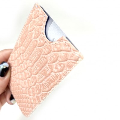 Чехол для банковской карты с защитой от считывания (крокодил), песочно-розовый
